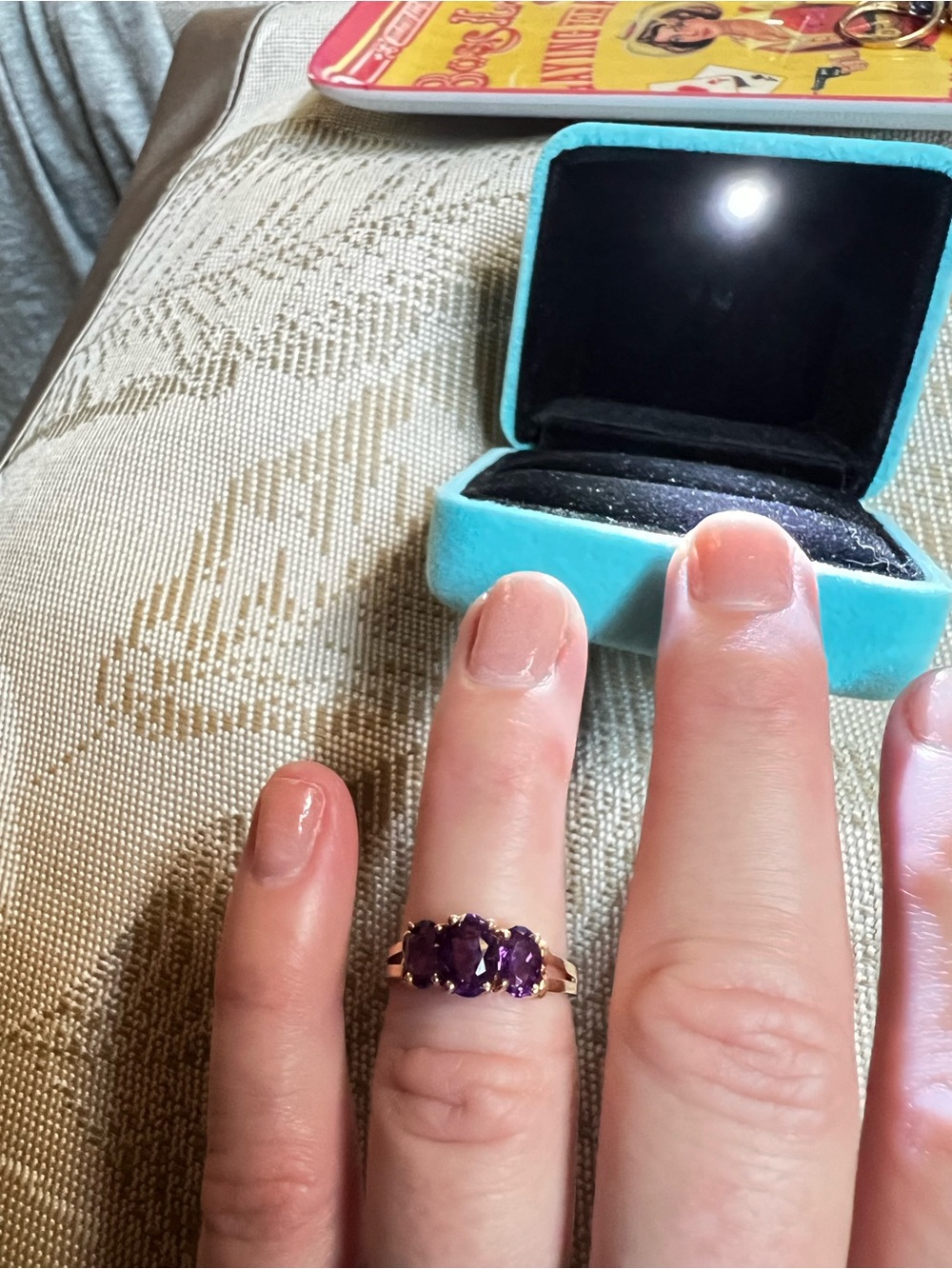 Amethyst solid 10 karat gold ring, size 6 - Picture 5 of 6